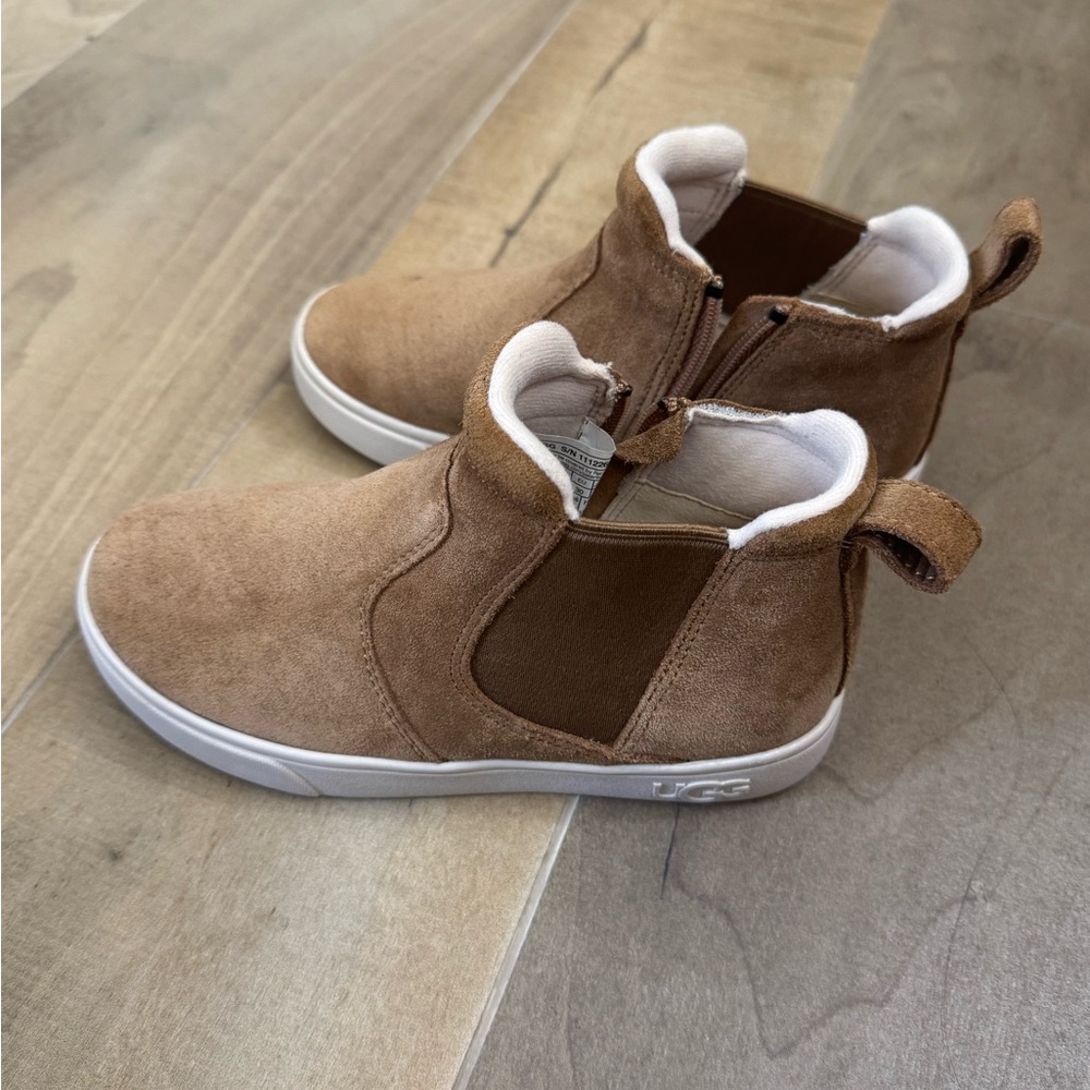 Ugg zip boots